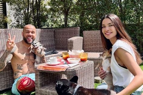 La Cruda Versione Di Dani Alves Sul Presunto Stupro Ero Seduto Sul