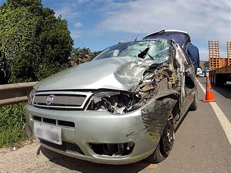 G1 Motociclista morre após ser atingido por carro na BR 324 na Bahia