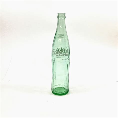 Botella De Coca Cola De Vidrio Verde Un Cl Sico Atemporal Cristalizando