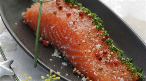 Saumon gravlax aux trois poivres rapide découvrez les recettes de