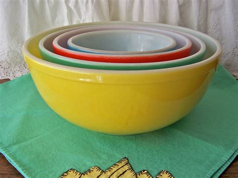 Vintage Pyrex Primary Colors Mixing Bowl Set By Cynthiasattic