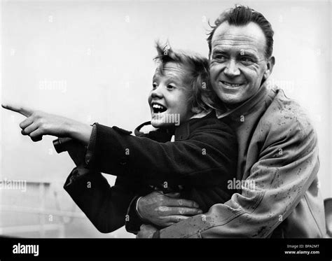 Hayley Mills John Mills Tiger Bay 1959 Stockfotografie Alamy