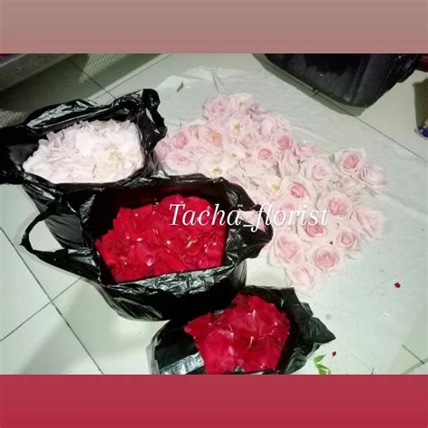 Bunga Mawar Kelopak Dan Bunga Mawar Tabur Cimahi Bandung On Carousell