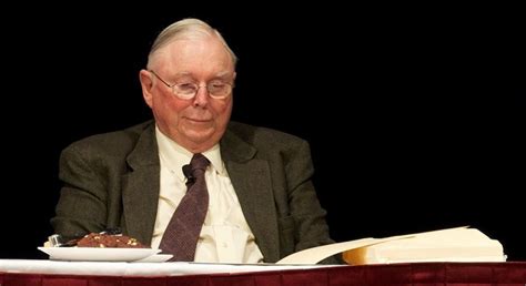 Fallece a los 99 años Charlie Munger socio empresarial de Warren Buffet