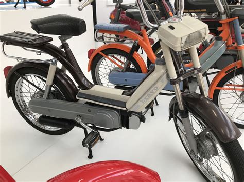 vespa bravo brown  creme moped  moped army