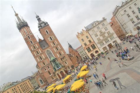 Rynek W Krakowie Rynki Place I Deptaki Polskie Szlaki