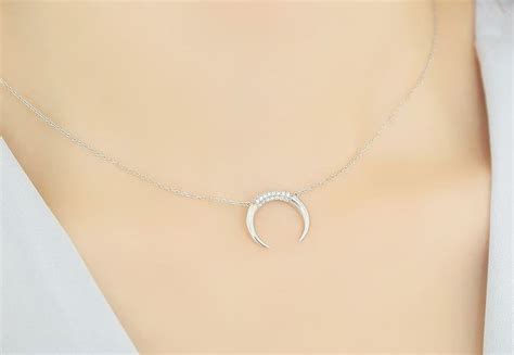 925 Sterling Silver Cubic Detailed Upside Down Moon Necklace Horn