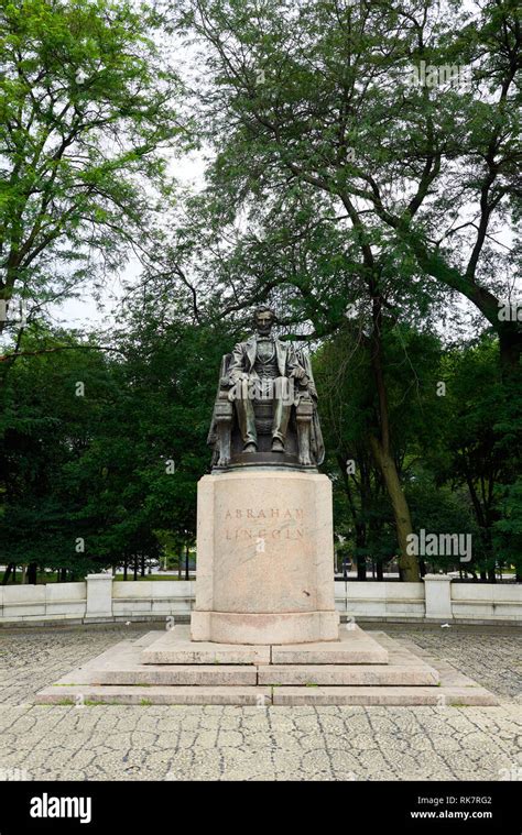 Abraham Lincoln Statue Chicago Stock Photo - Alamy