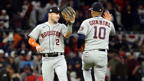 World Series Score Astros Rally Vs Braves In Game 5 Stay Alive After