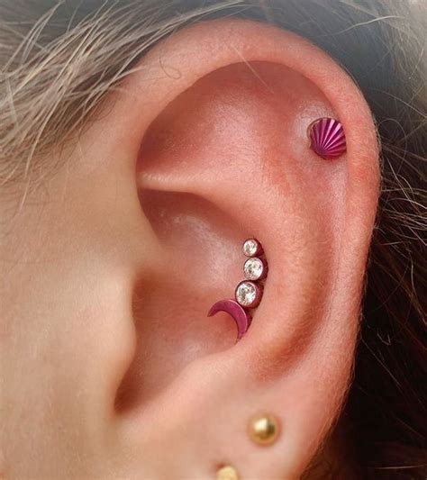 Conch Piercing - [50+ Ideas] and Complete Guide - RightPiercing