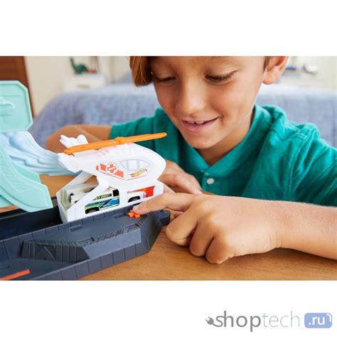 Трек Hot Wheels City Bat Blitz Hospital GJK Купить Трек Hot Wheels City Bat Blitz