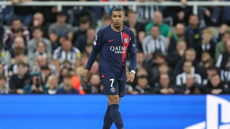 PSG après son doublé Kylian Mbappé se confie sur sa relation avec