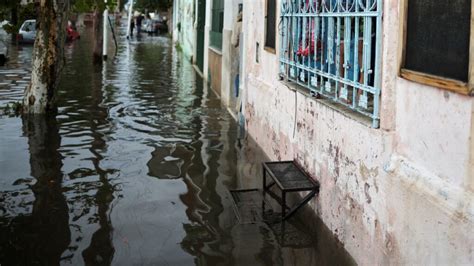 Adolescente En Argentina Se Electrocuta Por Inundaciones Unotv