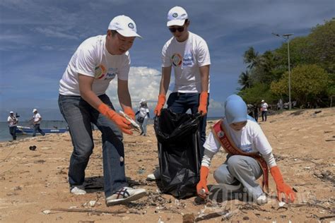 Estafet Peduli Bumi Asuransi Astra Foto Tribunnews