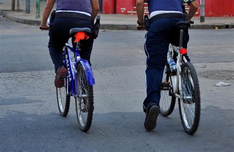 Bicipolic A Detiene A Bicichorro Tras Perseguirlo Durante Cuadras