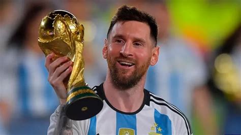 Es argentino dice que Lionel Messi es un ladrón y pide que Argentina