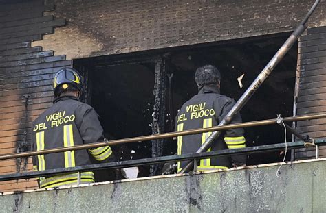 Incendio In Un Palazzo A Roma Uomo Trovato Morto Sul Suo Letto