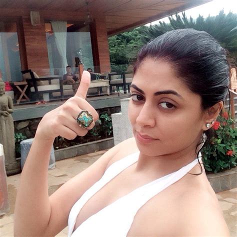 Kavita Kaushik Hot In Bikini HD Pictures Galleries