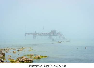 Old Oil Rig Caspian Sea Azerbaijan Stock Photo 1046079700 | Shutterstock