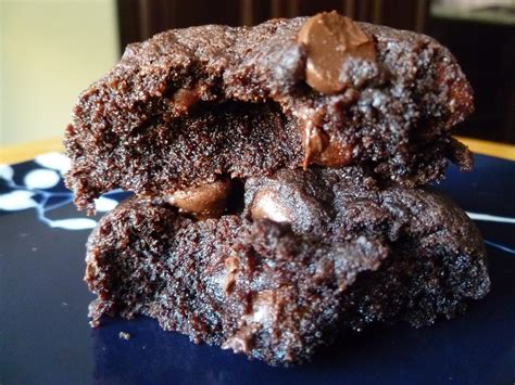 The Pastry Chefs Baking Fudgy Brownie Cookies Stuffed With Caramel