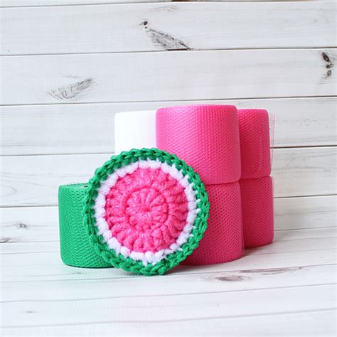 Ravelry Watermelon scrubbie pattern by Véronique Houde