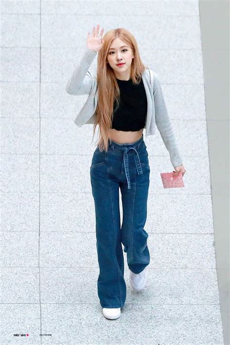 Rosé Pics On Twitter Blackpink Fashion Fashion Rosé Outfit