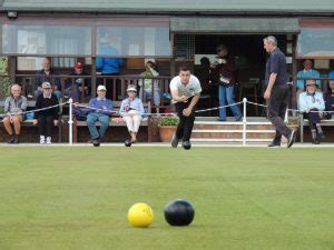 Black Swan Bowling Club: Crown Green Bowling, the game!