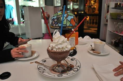 Frozen Hot Chocolate At Serendipity Frozen Hot Chocolate Chocolate Food