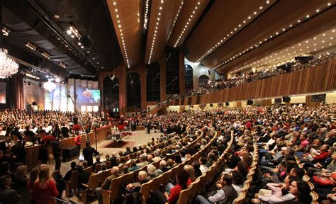 Santander deve perder todas as contas da 2ª maior igreja evangélica do