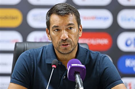 Beşiktaş ta Giovanni van Bronckhorst depremi Premier Lig ekibine gidiyor