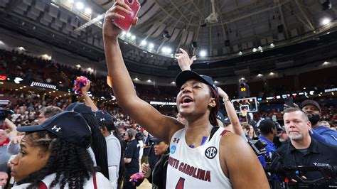 Women's NCAA Tournament winners: 'Down' SEC, super regional format