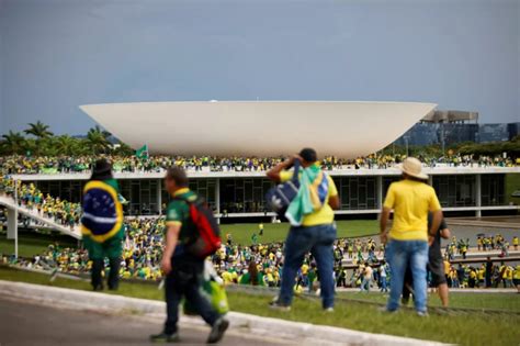 8 de janeiro 2023 o dia do Terror brasileiro Paçoca Cebola