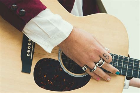 The Difference Between Acoustic And Classical Guitars