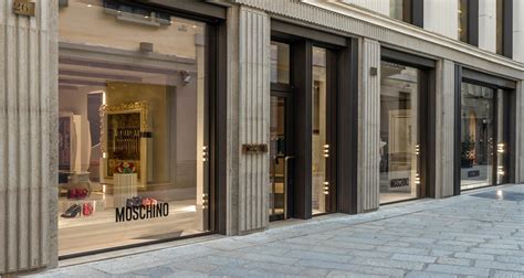 Moschino Boutique Via Della Spiga Milano