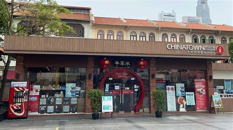 Chinatown Singapore: Rediscover Food, Heritage and Traditional Crafts.