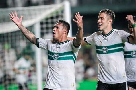 Coritiba começa 2024 força ofensiva alcança melhor marca após 12