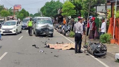 Kecelakaan Maut Dua Orang Tewas Mobil Pikap Tabrak Dua Sepeda Motor