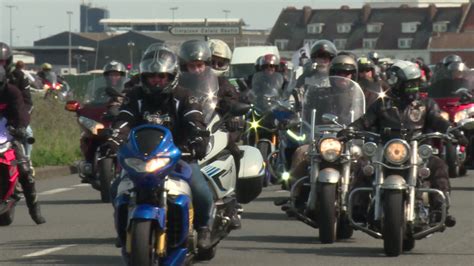 Des Milliers De Motards Manifestent Dans Les Hauts De France Contre Le