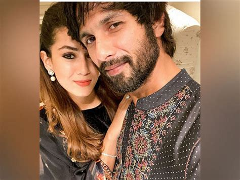 Shahid Kapoor Mira Rajput Redefine Couple Goals With Romantic Dance