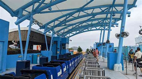 Arctic Blast Roller Coaster At Ocean Park Parkz Theme Parks