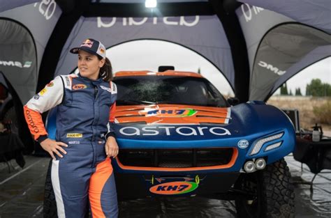 Laia Sanz Piloto Del ASTARA TEAM En El Rally Dakar 2023 Tiene Como