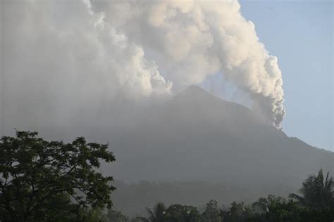 Status Gunung Api Lewotobi Laki Laki Meningkat Dari Waspada Ke Siaga