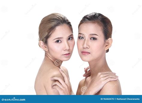 Twee Aziatische Vrouwen Met Mooie Manier Maken Omhoog Verpakt Haar Stock Foto Image Of Zwart