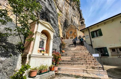 Plätze zum ansehen Heiligtum der Madonna della Corona Borgo