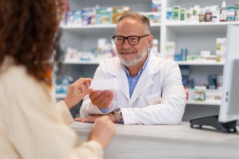 Apotheker Bei Der Arbeit Kostenlose Foto