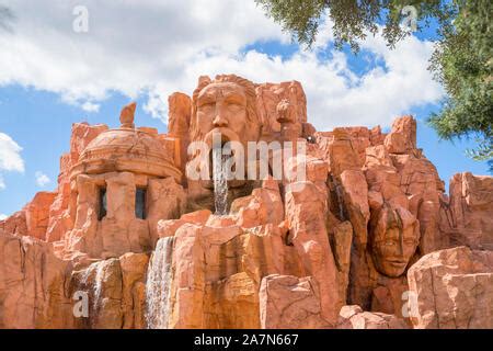 Mythos Restaurant World S Best Theme Park Restaurant At Universal