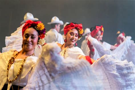 Ballet Folkl Rico De La Universidad De Guanajuato Bafug At The Son