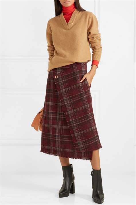 Kate Middletons Plaid Midi Skirt December 2018 Ps Fashion