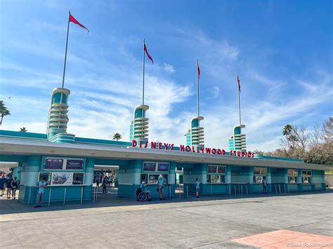 Why Time square USA has an unexpected rules change for street performers 24