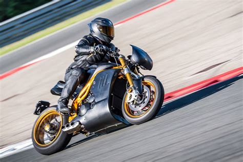 X Competizione Triumph Speed Triple Return Of The Cafe Racers